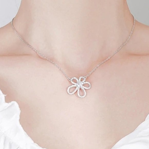 NEW 925 Sterling Silver Diamond Flower Necklace Z - Picture 1 of 7